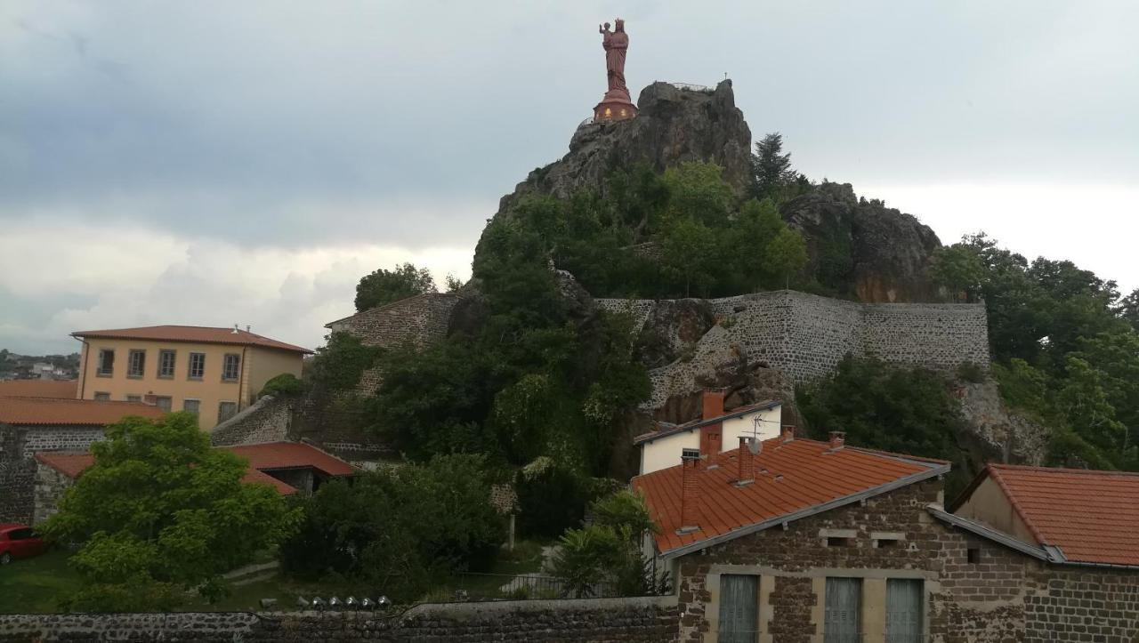 Chambres d'hôtes La Prévôté - Ancien couvent contre la Cathédrale Le Puy-en-Velay Exterior foto